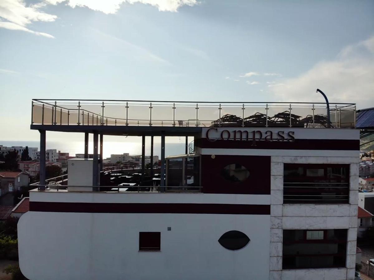 Compass Aparthotel Dobra Voda Bagian luar foto