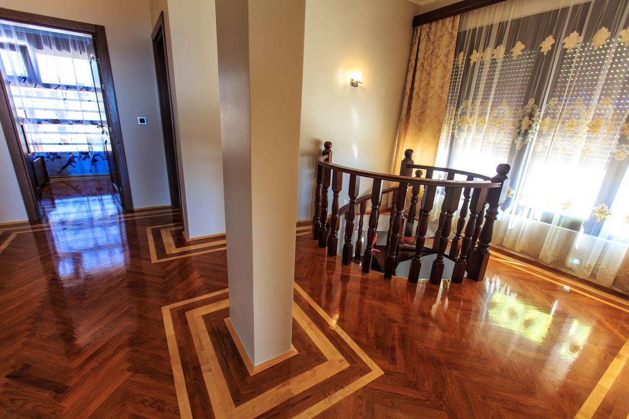 Compass Aparthotel Dobra Voda Bagian luar foto