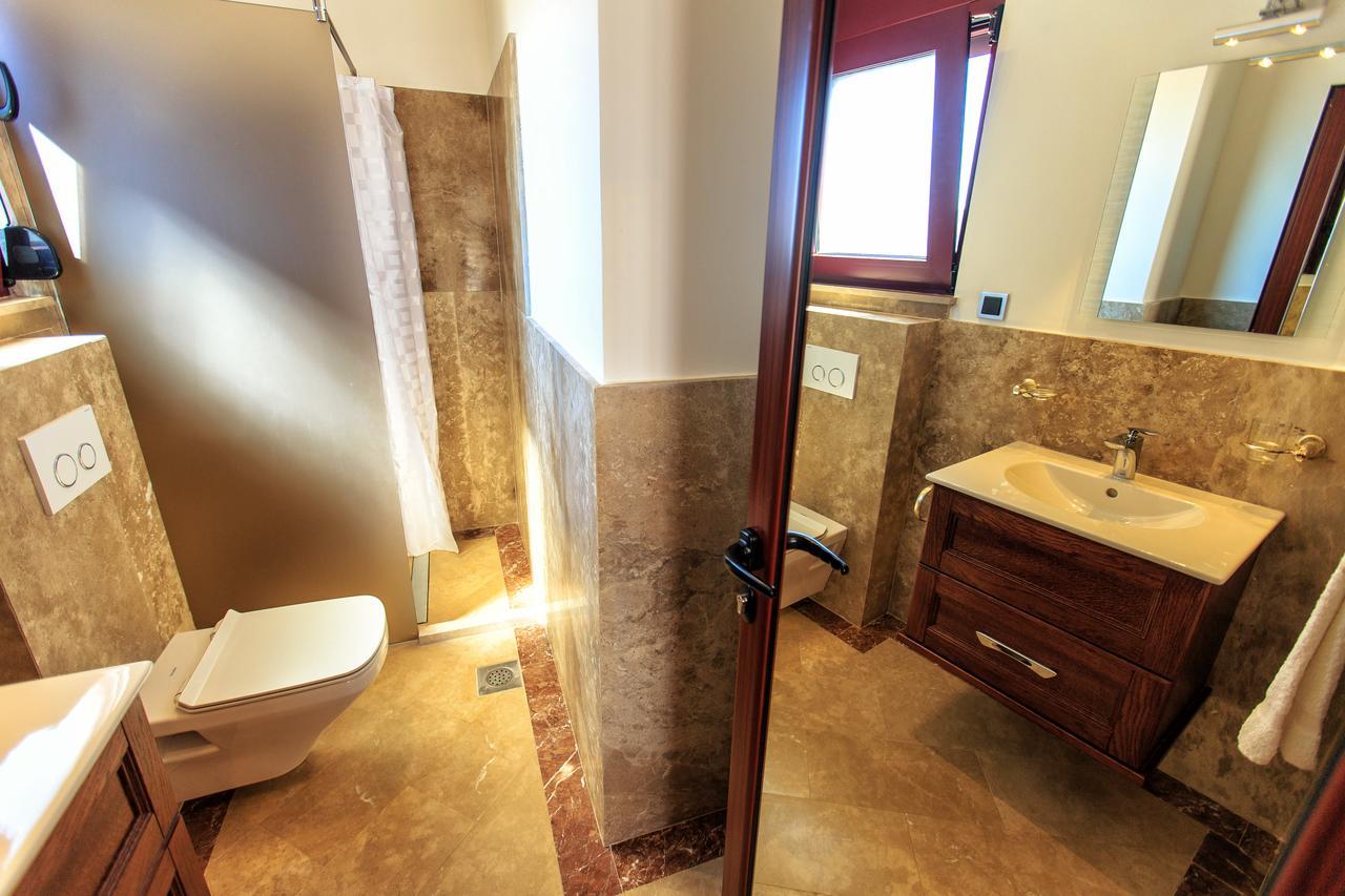 Compass Aparthotel Dobra Voda Bagian luar foto