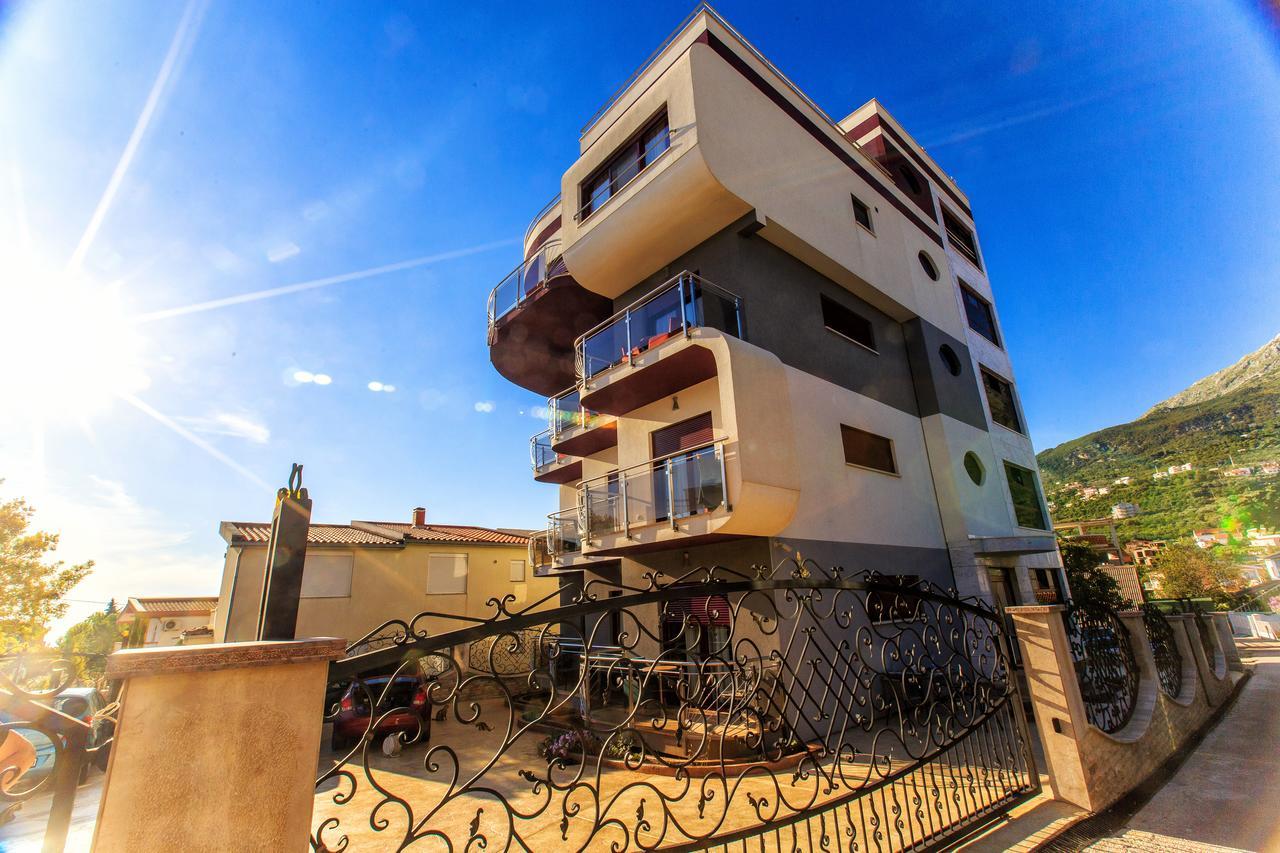 Compass Aparthotel Dobra Voda Bagian luar foto