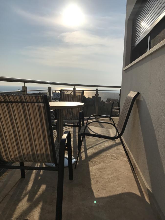 Compass Aparthotel Dobra Voda Bagian luar foto