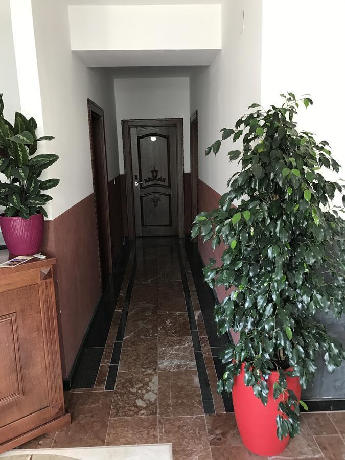 Compass Aparthotel Dobra Voda Bagian luar foto