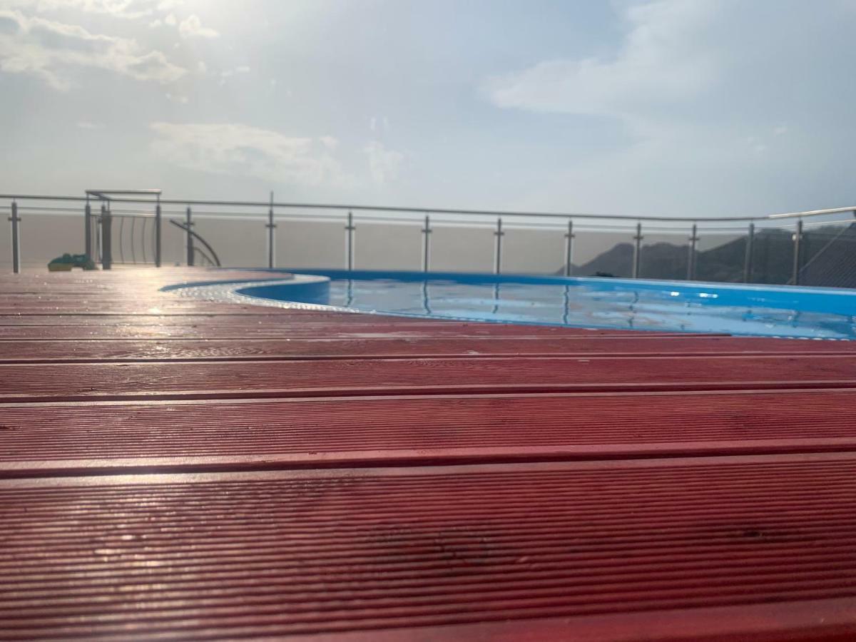 Compass Aparthotel Dobra Voda Bagian luar foto